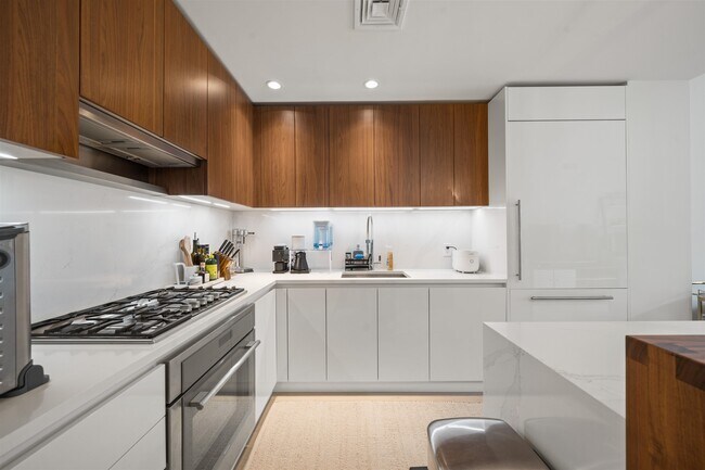 Photo - 1000 Maxwell Ln Unit 10G