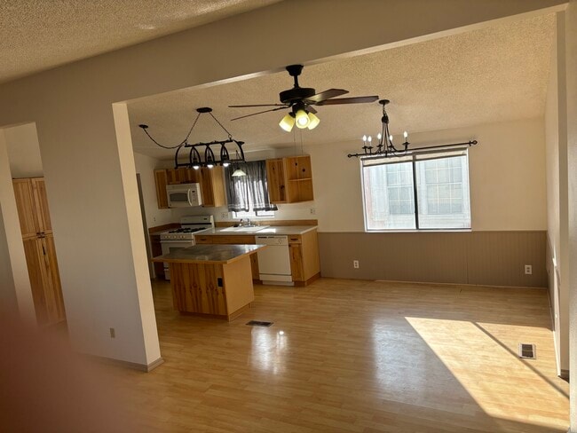 Photo - 4414 Susan Pl