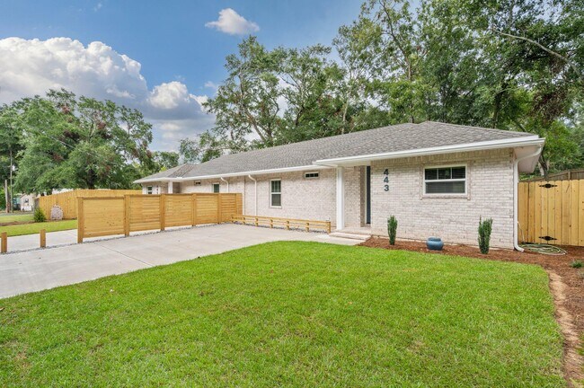 443 Cobb Ave E