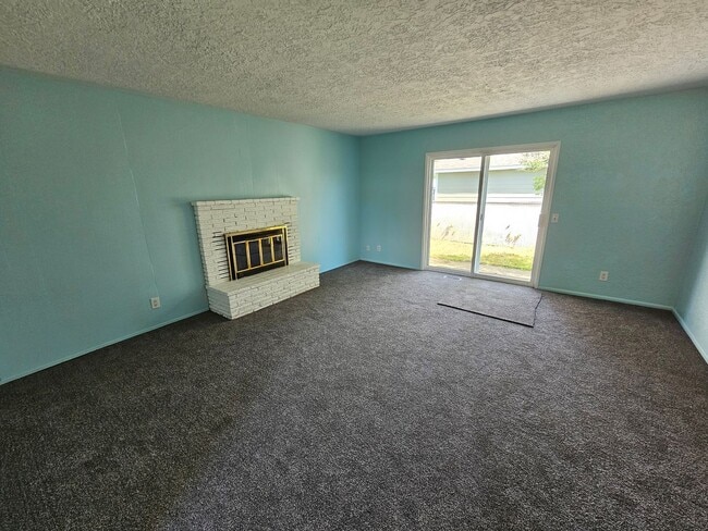 Photo - 407 G Ave