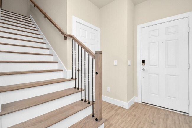 Photo - 1722 Summerlyn Ter Dr
