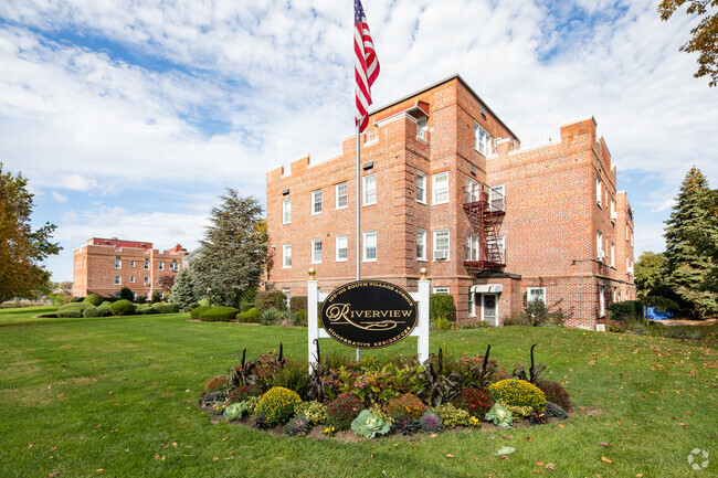 Riverview Cooperative Residents - Riverview Cooperative Residences Apartments
