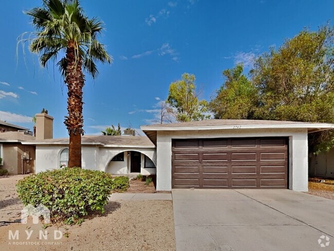 Building Photo - 2742 S Las Flores Rental