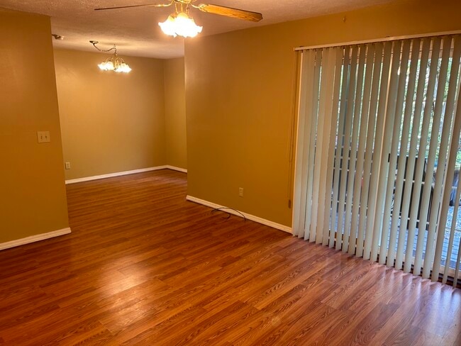 Photo - 400 Forest Heights Dr