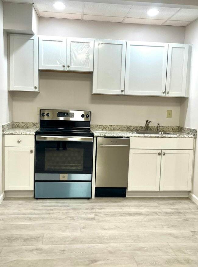 Photo - 1491 E Maiden St Unidad 5