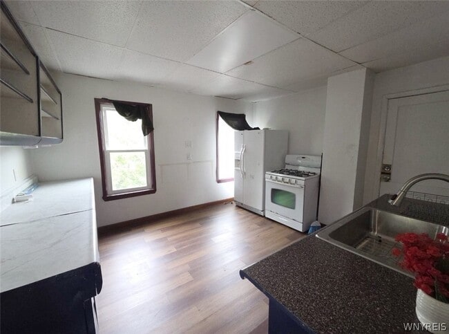 Photo - 1037 Walden Ave