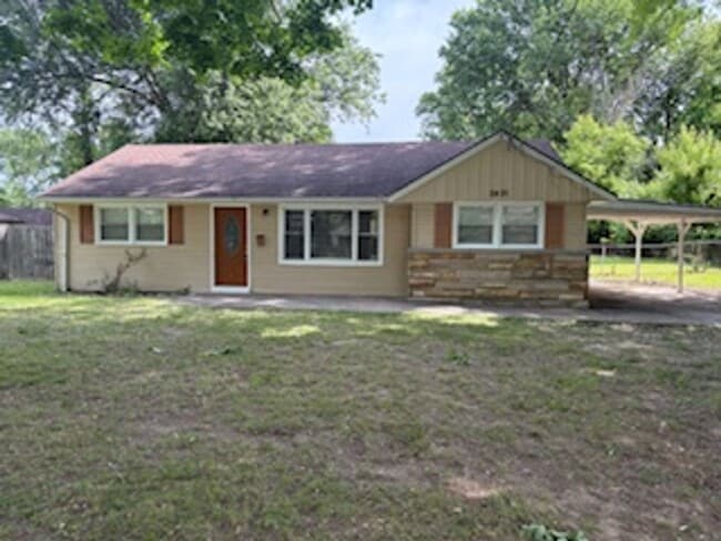 Photo - Cute 3 Bedroom, 1.5 Bathroom Home