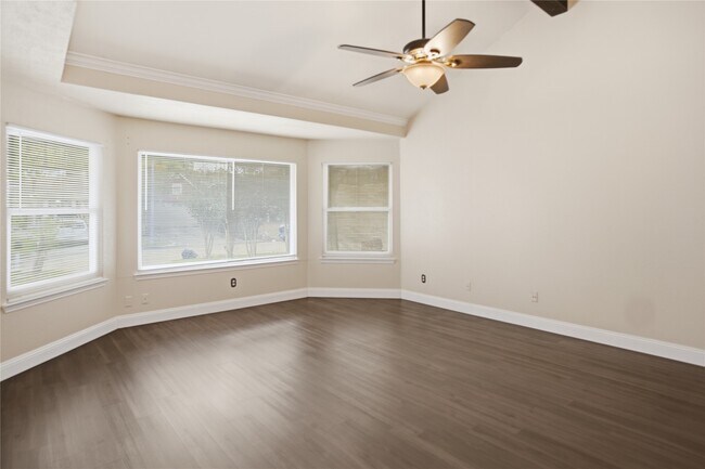 Photo - 3223 S Briar Knoll Dr