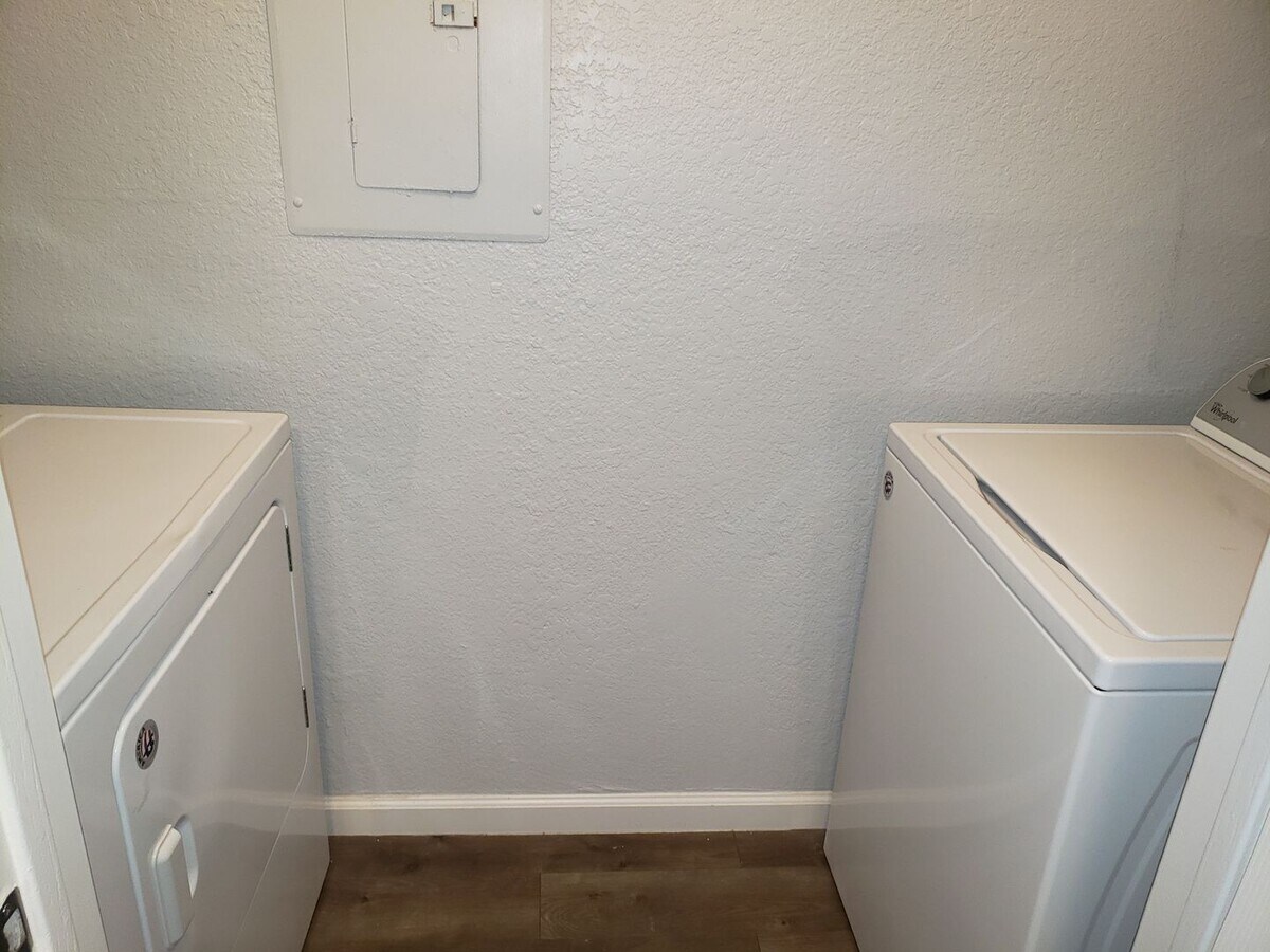 Photo - 230 Mission Newport Ln