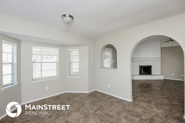 Photo - 8805 Main St