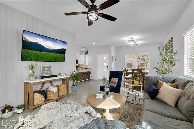Photo - 7481 Moonglade St
