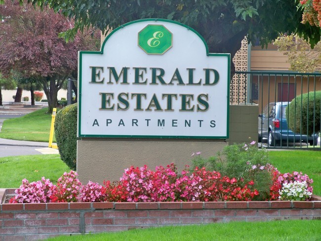 Emerald Estates Apartments