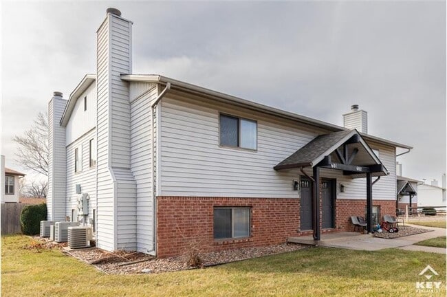 Building Photo - 7011 W Sheriac Cir