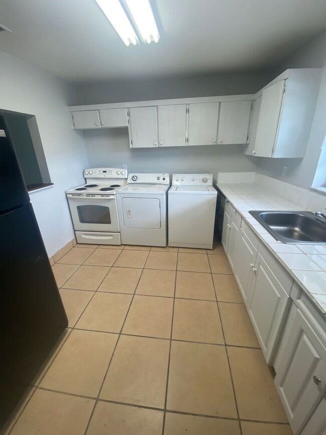 Photo - 4327-4329 Cocoanut Road Unit 4329