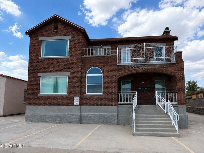 Building Photo - 3015 Altura Ave Unit 7