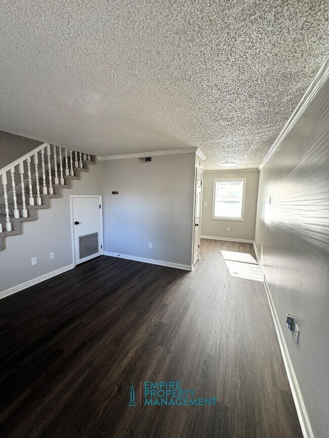 Photo - Come Home To Five Points! Unidad A