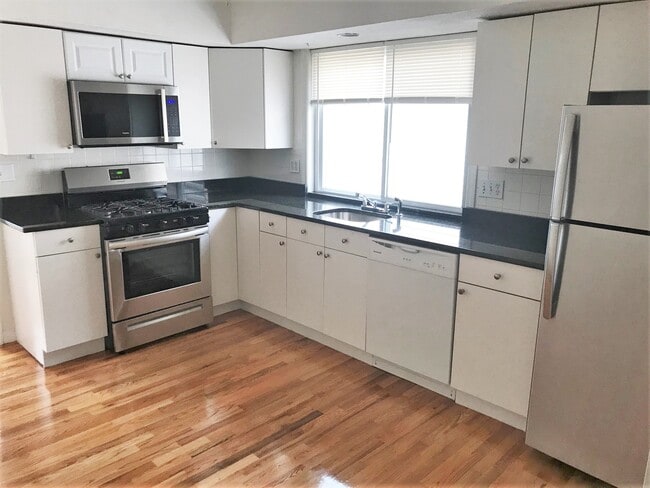 Building Photo - 71 5th St Unit 3