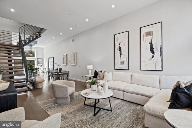 Photo - 2106 Spring St