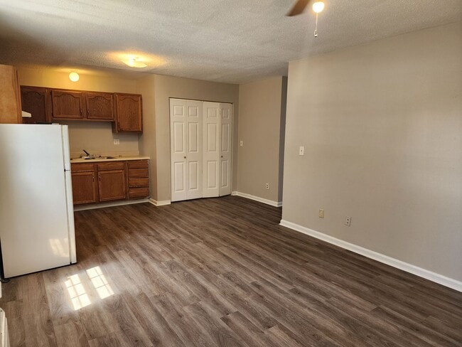 Photo - 1160 E 8th St Unit Apartment 1