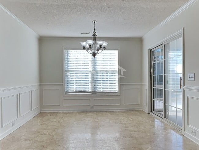 Photo - 11 Lake Linden Ct