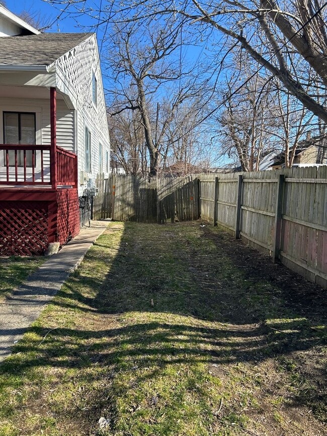 Building Photo - 14 Gerdon Ave Unit Lower