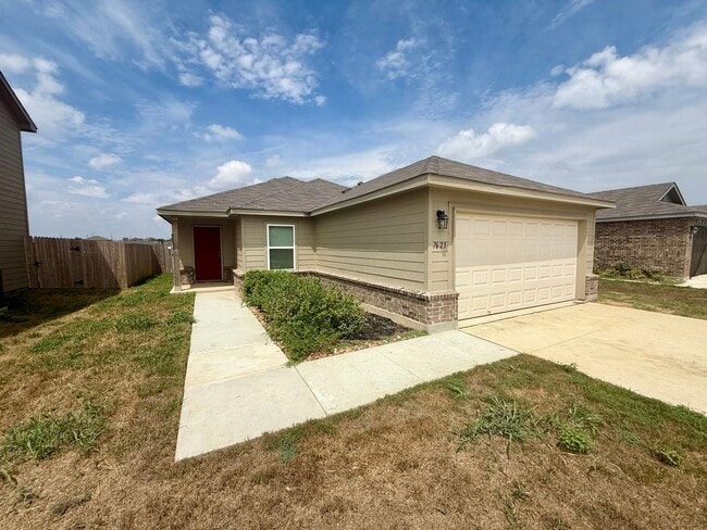 Building Photo - Charming 3-Bedroom Home Available for Rent...