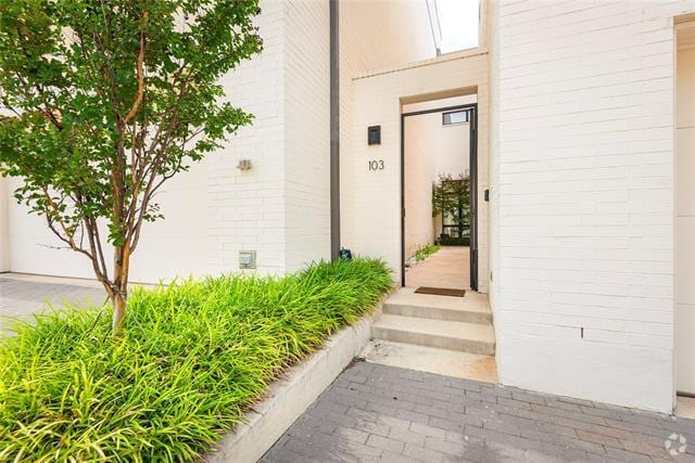 Building Photo - 610 N Oak Cliff Blvd Unit 103 Rental