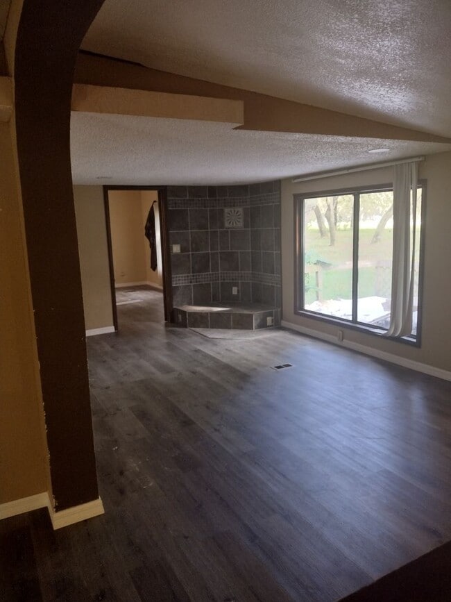 Photo - 3 bedroom 2 bathroom Home on 2 1/5 acres