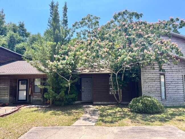 Building Photo - 92 2nd Ave Rental