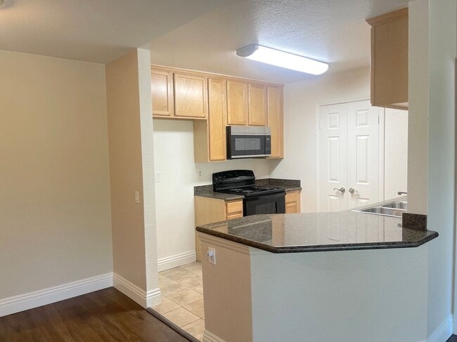 Photo - 2400 Del Mar Way