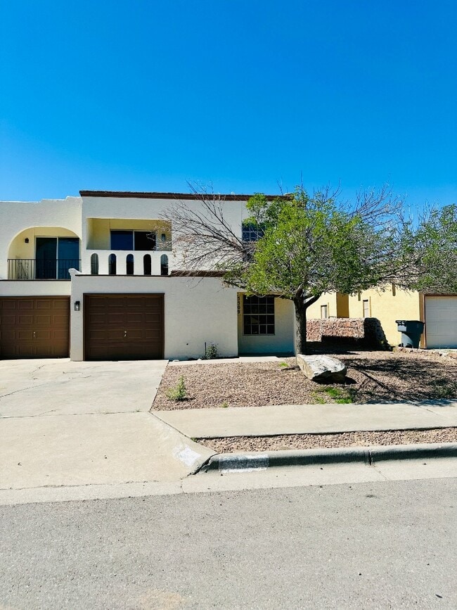 Photo - 5509 Oakbriar Cir