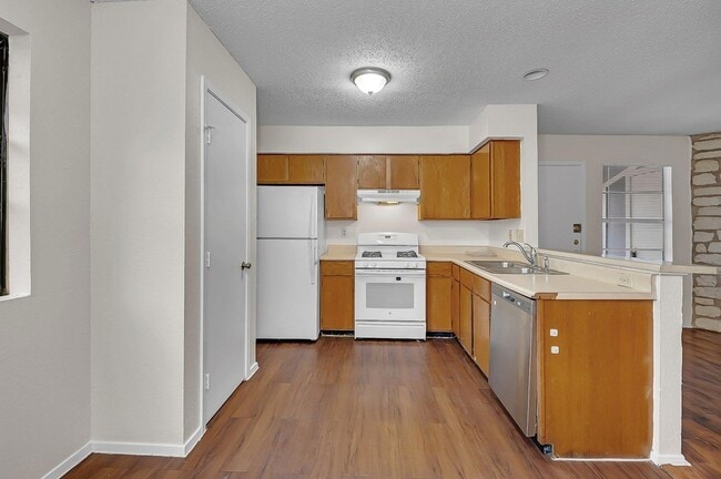 Building Photo - 500 Algerita Dr Unit A Rental