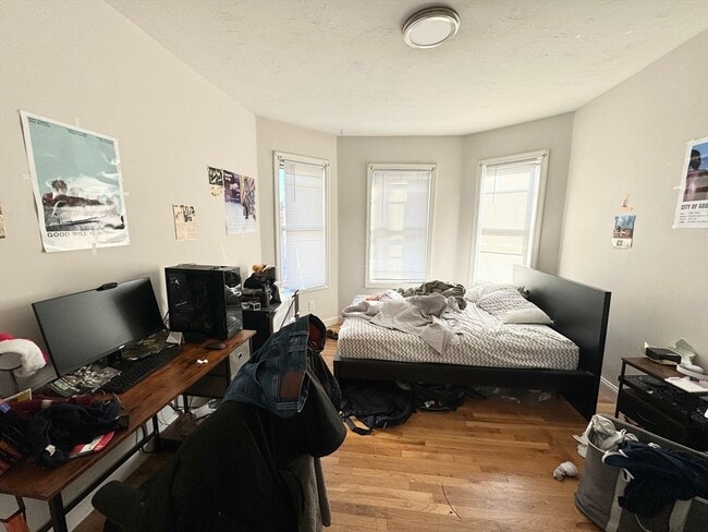 Photo - 733 Parker St Unit 2