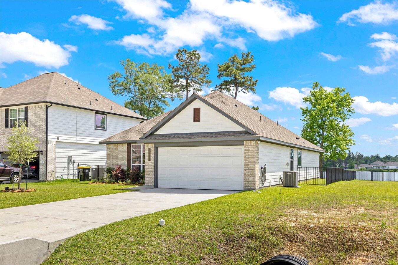 Photo - 383 Shoreview Dr