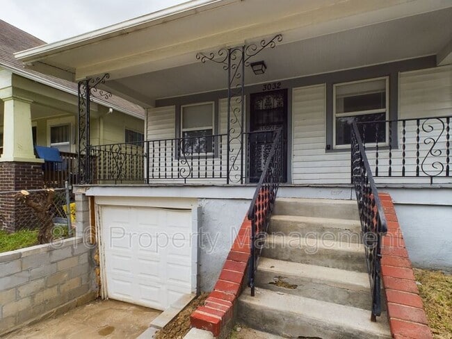 Photo - 3032 Elmwood Ave