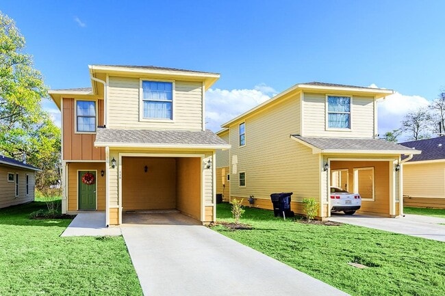 Photo - 401 N Elm St Unidad #401