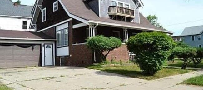 Photo - 525 Owen St
