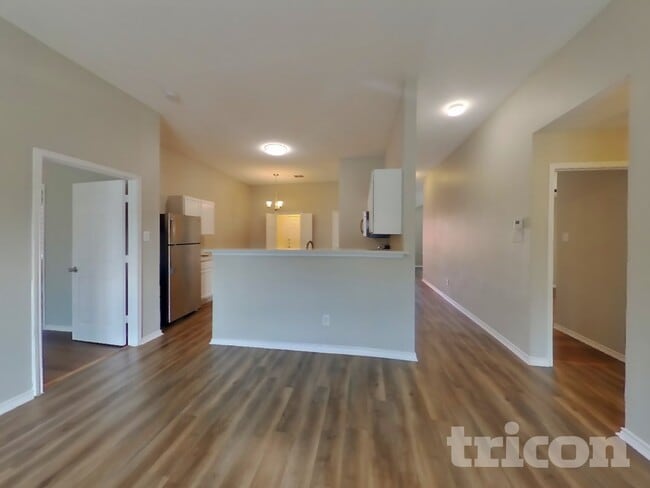 Photo - 2000 Natchez Dr