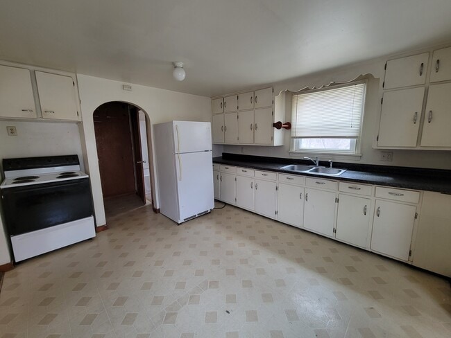 Photo - 1115 6th St E
