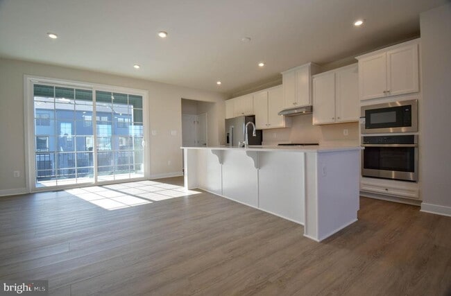 Building Photo - 120 Emily Wy