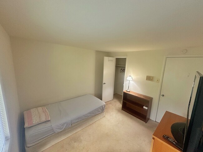 Photo - 8916 Footstep Ct House