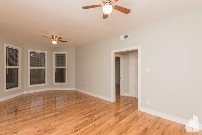 629 W Oakdale Ave