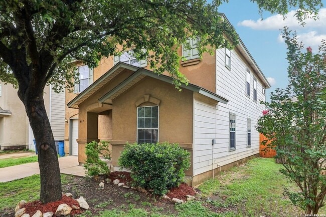 Photo - 407 Amberdale Oak
