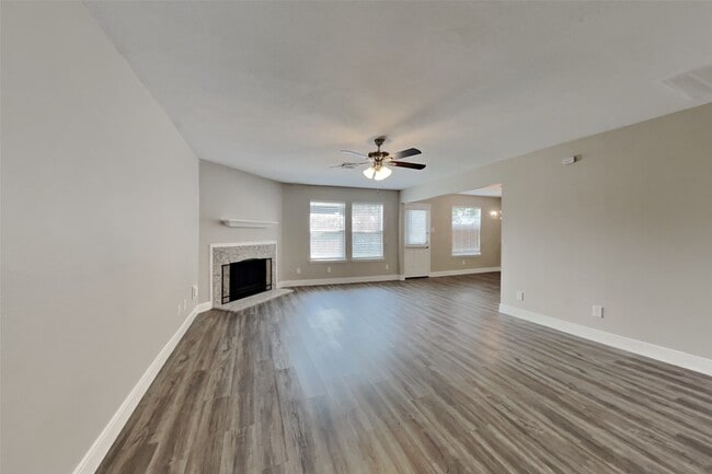 Photo - 17303 Davenway Dr