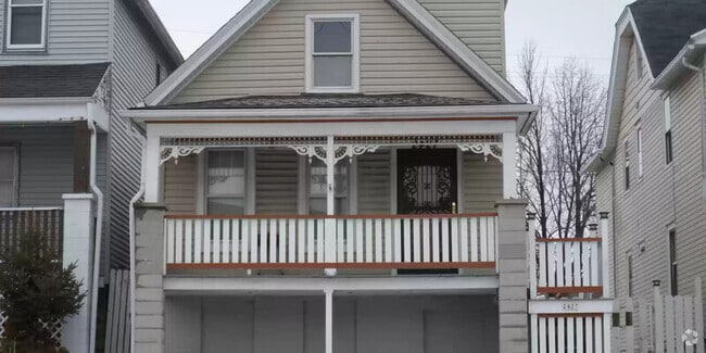 Building Photo - 2427 W Lapham St Rental