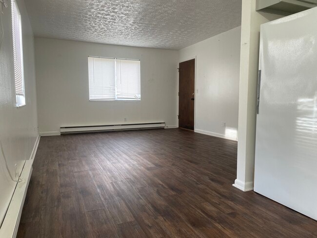 Photo - 540 Cherry Hill Drive Unit Apt B