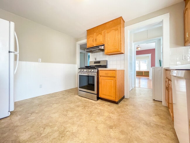 Photo - 57 Breck Ave Unidad #2