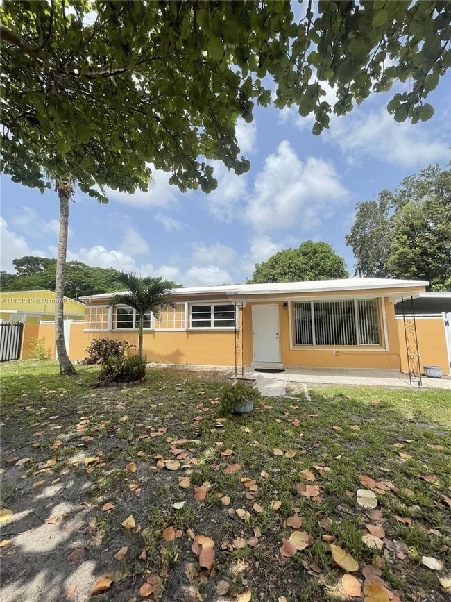Building Photo - 3 bedroom in Miami FL 33147 Rental
