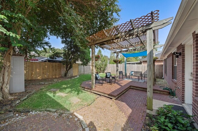 Photo - 18315 Beaverdell Dr