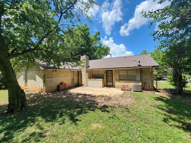Photo - 1313 Whippoorwill Dr
